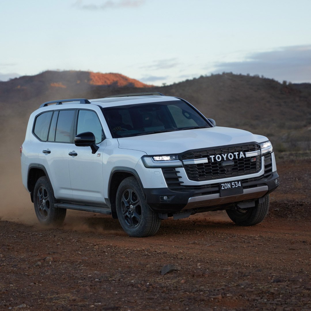 Toyota Land Cruiser LC300 Hybrid